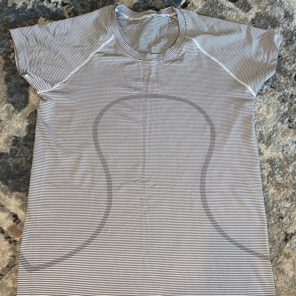 Lululemon swiftly top
